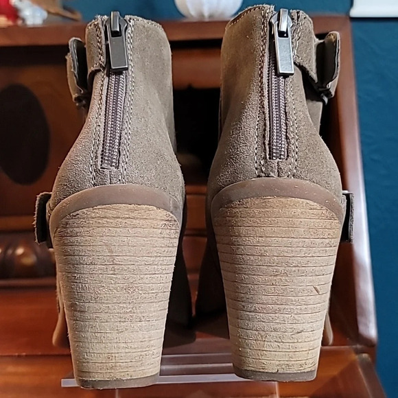 Lucky Brand "Emerlee" Booties Size 8 - Picture 8 of 8